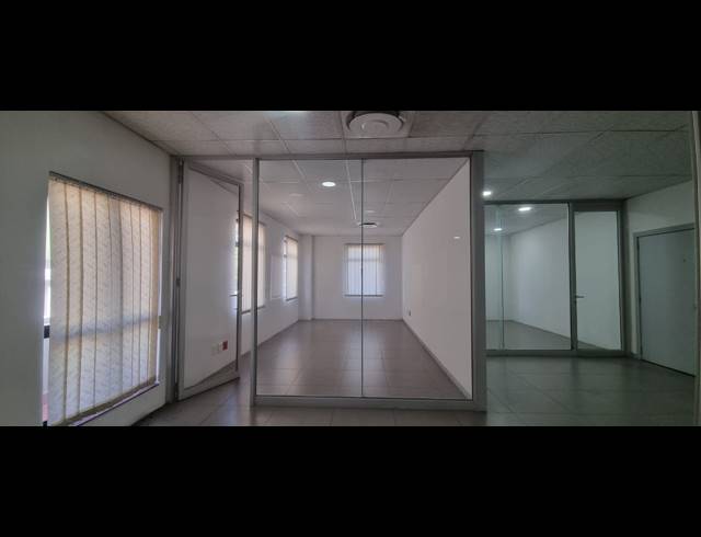 202M² OFFICE TO LET IN GLENWOOD